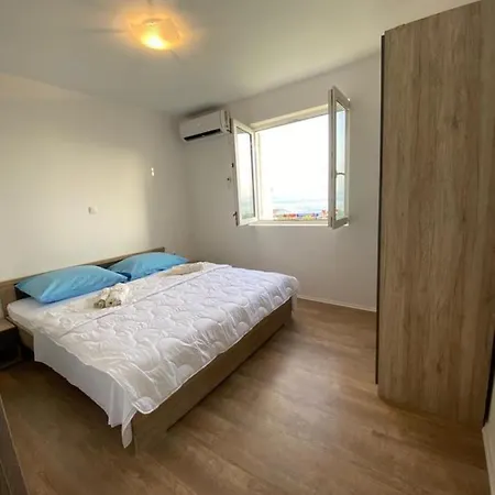 Leonardo * מאקרסקה