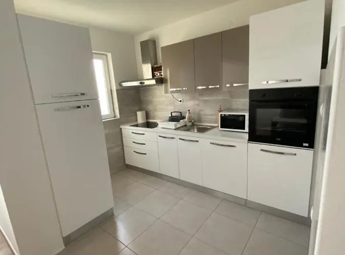 Leonardo Apartment Makarska
